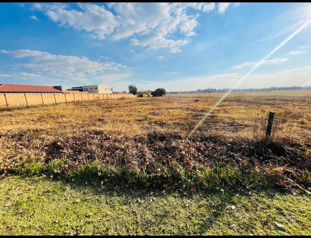 LAND FOR SALE IN SELCOURT